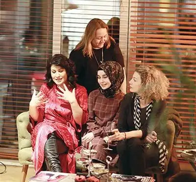 iclal aydin yeni kitabini clinic sbbde kutladi 2